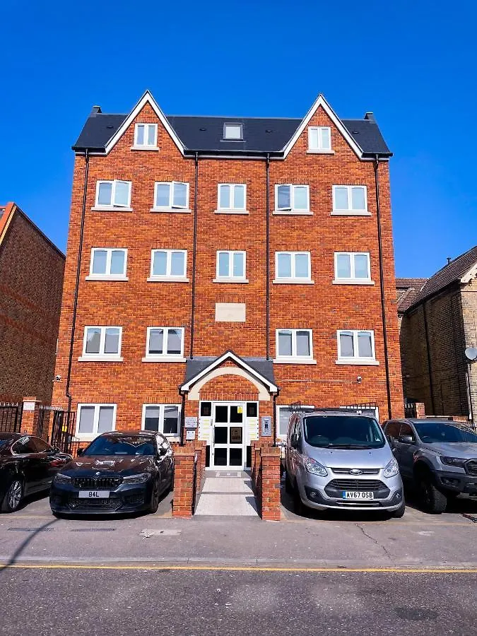 Ilford Luxury Apartments Hotel
