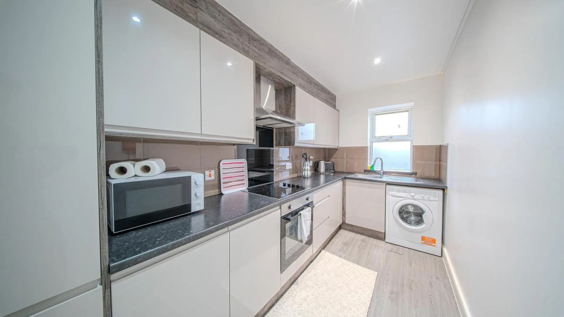 Ilford Luxury Apartments 4*,