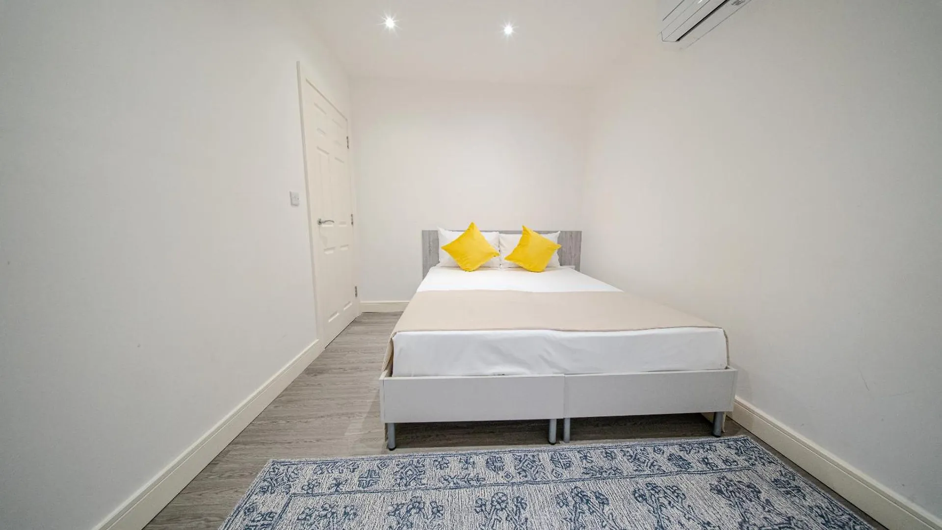 Ilford Luxury Apartments Hotel